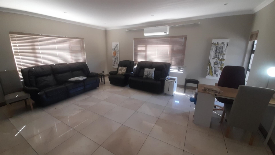 6 Bedroom Property for Sale in Birdwood Estate North West
